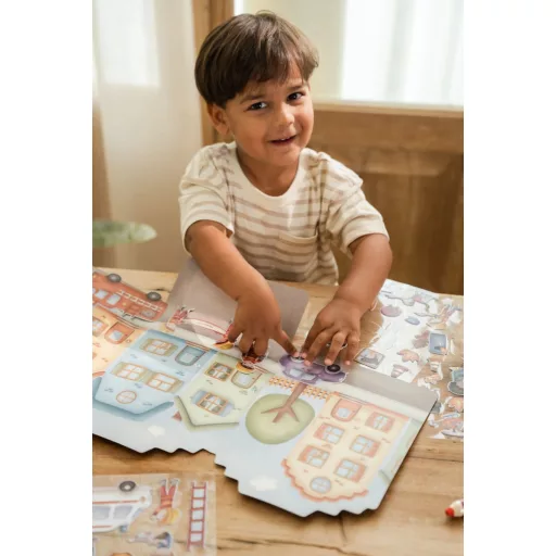 Little Dutch újrafelhasználható matricás füzet Jim és barátai