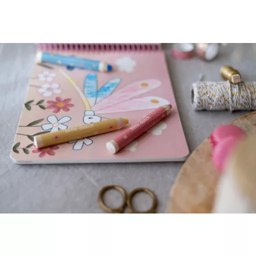 Little Dutch varázsfüzet színesceruzával Rosa és barátai