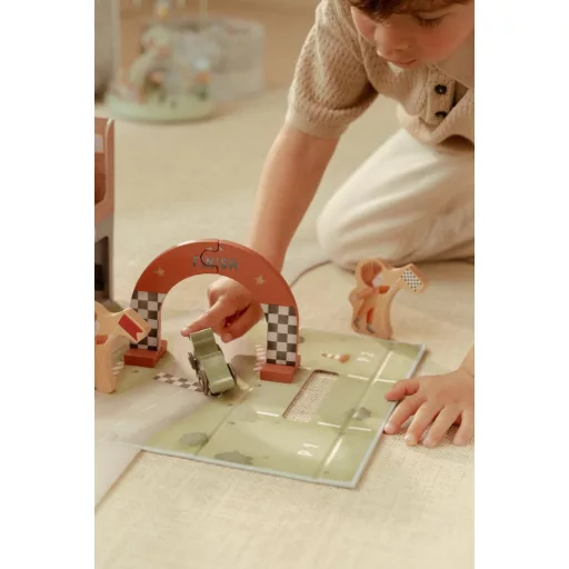 Little Dutch játékkoffer versenypálya CSOMAGOLÁSSÉRÜLT