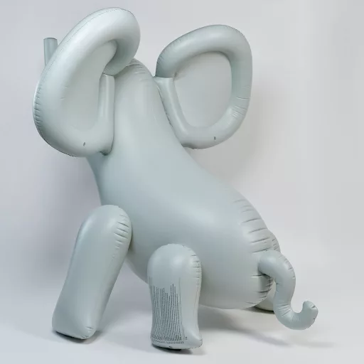 Sunnylife felfújható óriás spriccelő játék -Eli the Elephant Grey 