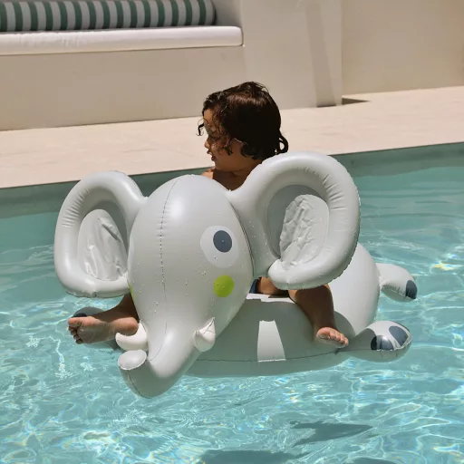 Sunnylife Ride-On matrac - Eli the Elephant Grey CSOMAGOLÁSSÉRÜLT